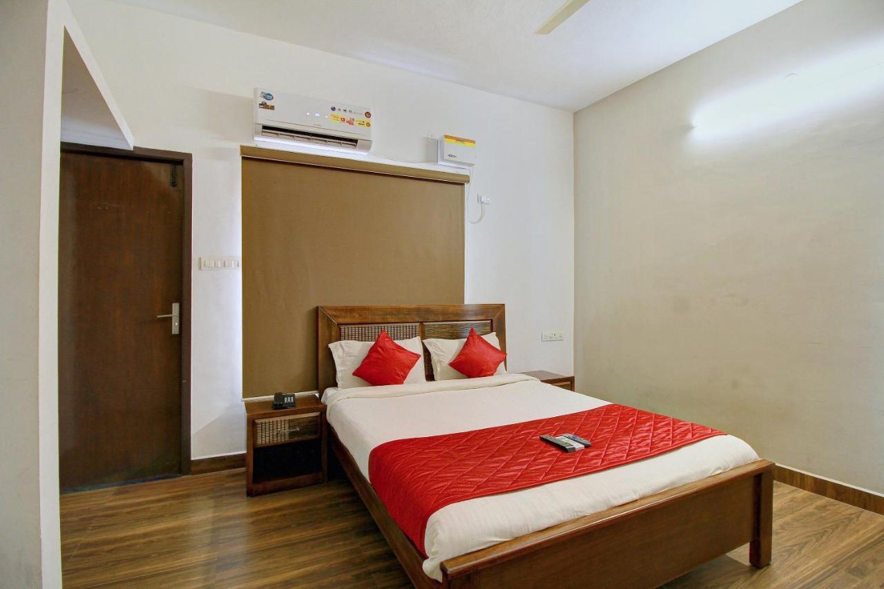 Oyo 7791 Mogappair Hotel
