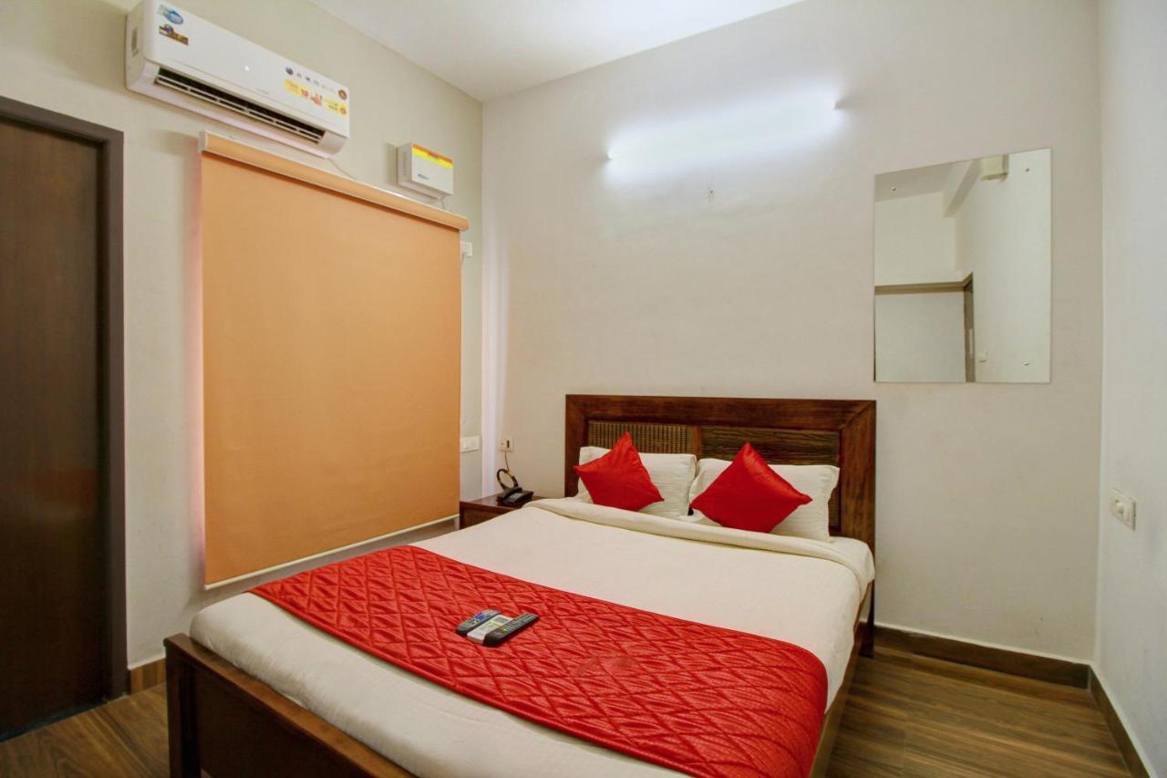 Oyo 7791 Mogappair Hotel