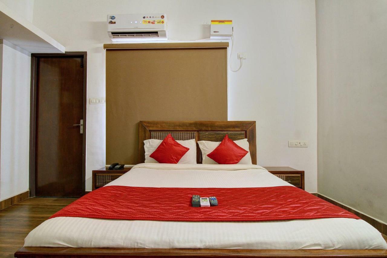 Hotel Oyo 7791 Mogappair